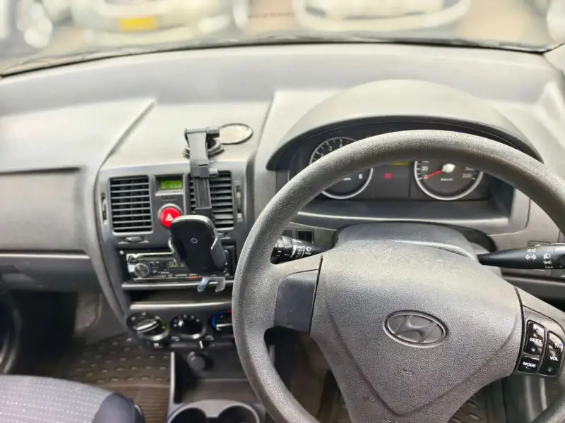 2011 HYUNDAI GETZ S, manual, $ 2999 Cheap reliable car from A to B.