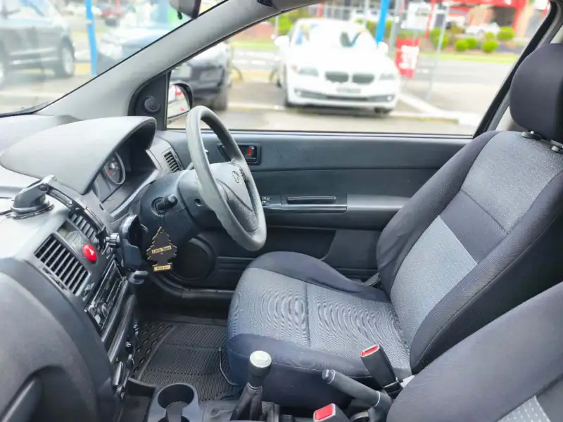 2011 HYUNDAI GETZ S, manual, $ 2999 Cheap reliable car from A to B.