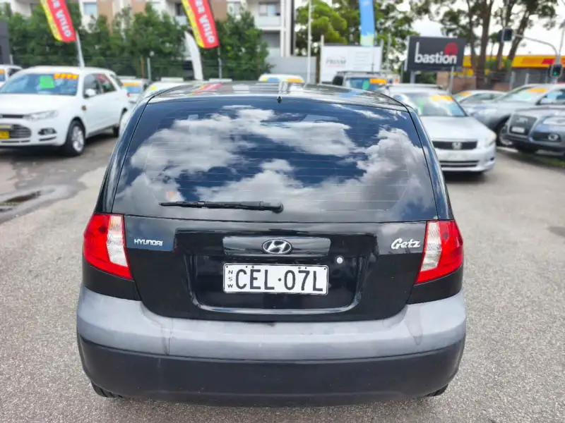 2011 HYUNDAI GETZ S, manual, $ 2999 Cheap reliable car from A to B.