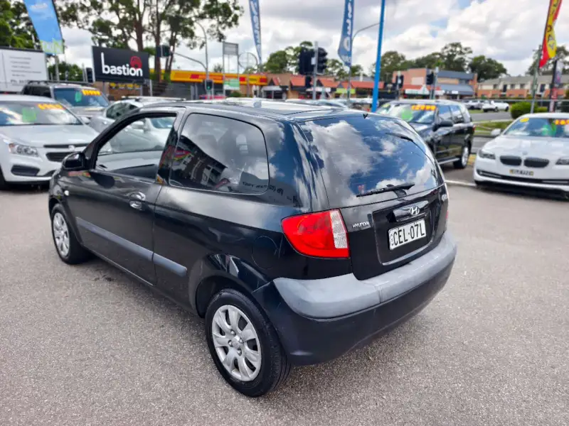 2011 HYUNDAI GETZ S, manual, $ 2999 Cheap reliable car from A to B.
