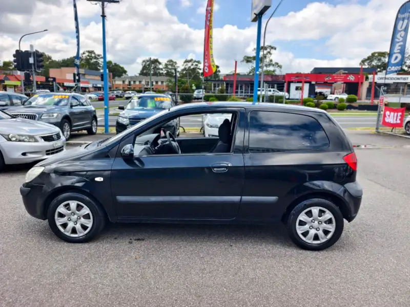 2011 HYUNDAI GETZ S, manual, $ 2999 Cheap reliable car from A to B.