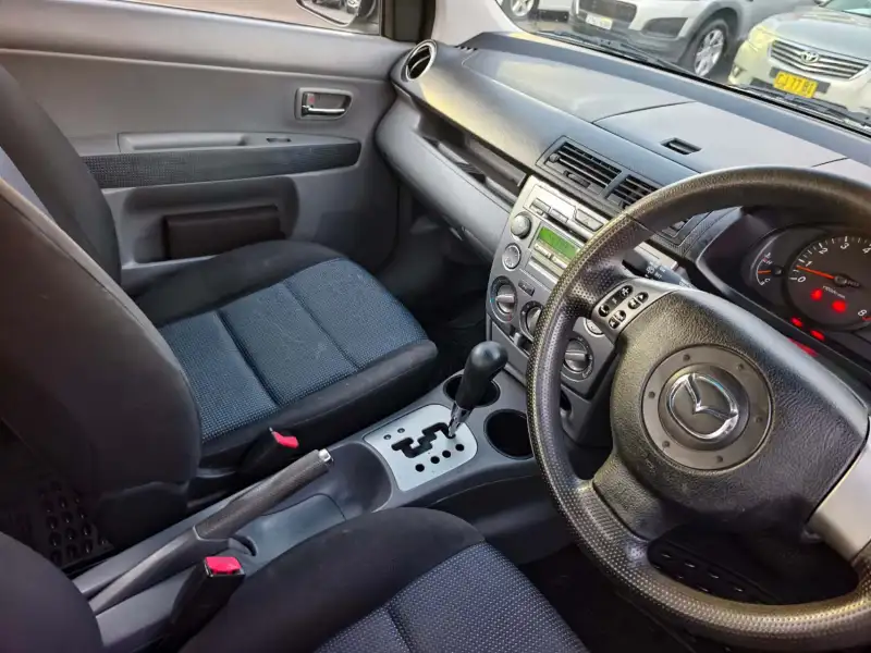 2005 MAZDA MAZDA2 MAXX, auto, $ 3999 Cheap reliable 1st car.