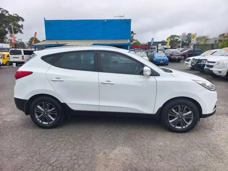 2015 HYUNDAI iX35 SE , auto, well maintained, $ 12999 Great coniditon !