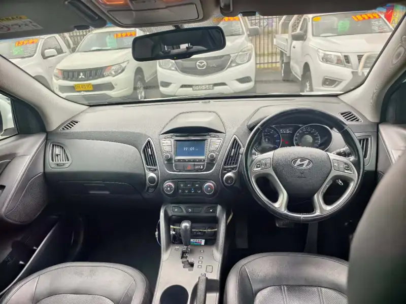 2015 HYUNDAI iX35 SE , auto, well maintained, $ 12999 Great coniditon !