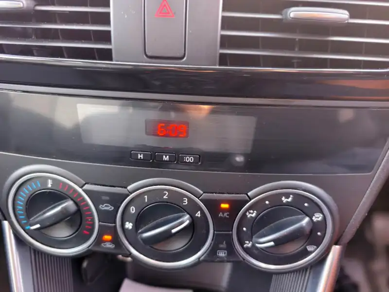 2014 MAZDA CX-5 MAXX , Very cheap, Cheap reliable car from A to B, $ 5999 Only. Drives like new !