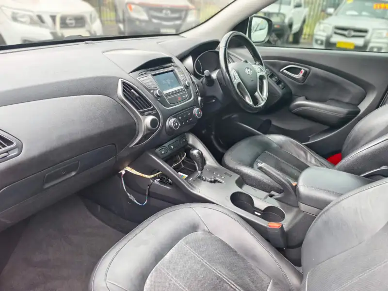 2015 HYUNDAI iX35 SE , auto, well maintained, $ 12999 Great coniditon !