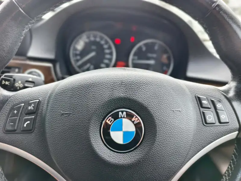 2011 BMW 3 20d LIFESTYLE, auto, well maintained, $ 7999 On special