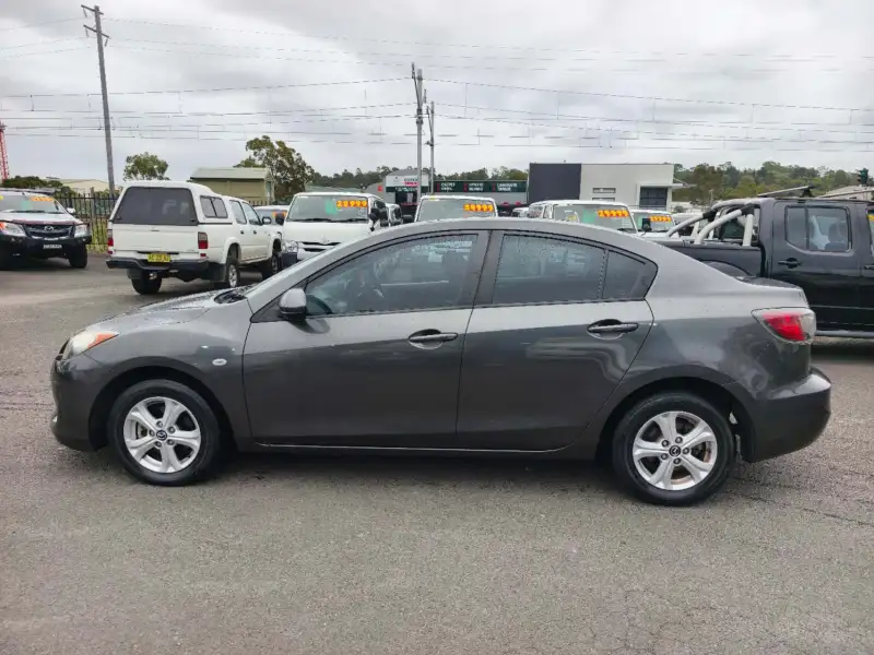 2013 MAZDA MAZDA3 NEO, auto, one owner, $9999 Great reliable 1st car.