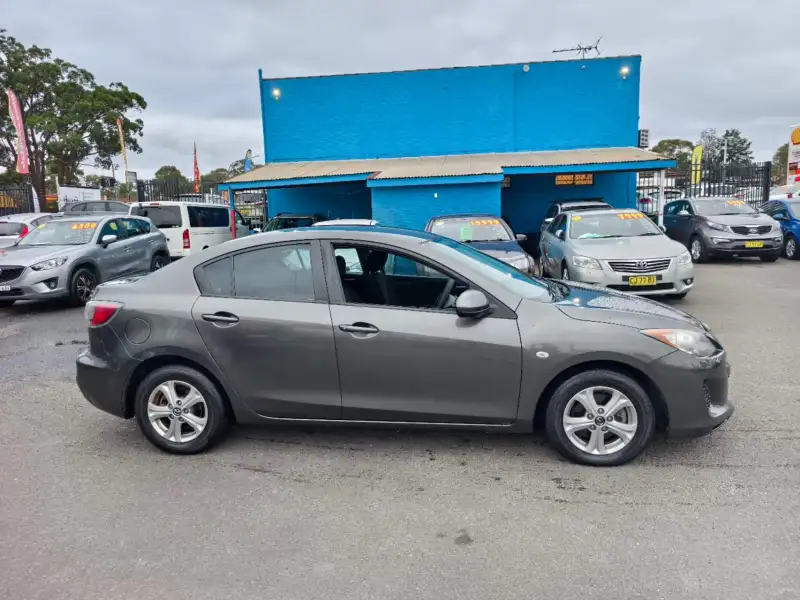 2013 MAZDA MAZDA3 NEO, auto, one owner, $9999 Great reliable 1st car.