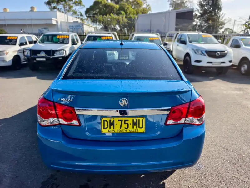 2014 HOLDEN CRUZE Z-SERIES, auto, well maintained, $ 7999 Nice colour !