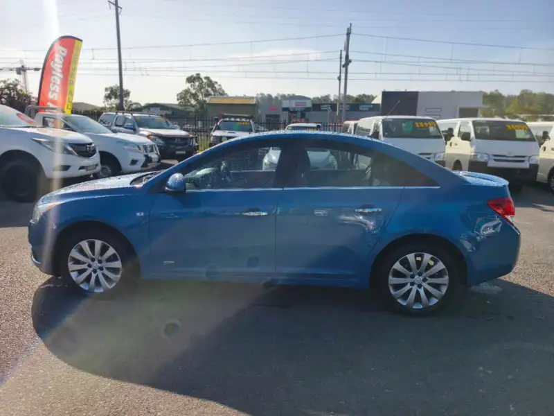 2014 HOLDEN CRUZE Z-SERIES, auto, well maintained, $ 7999 Nice colour !