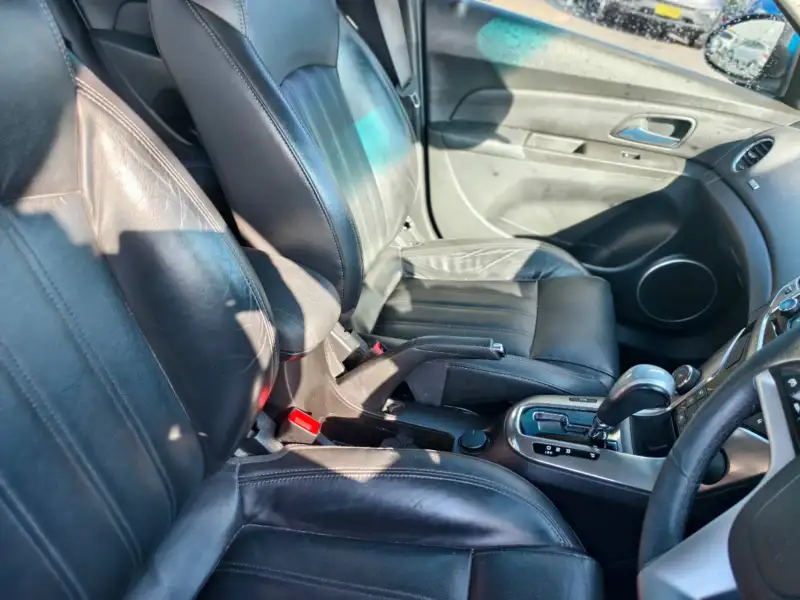2014 HOLDEN CRUZE Z-SERIES, auto, well maintained, $ 7999 Nice colour !
