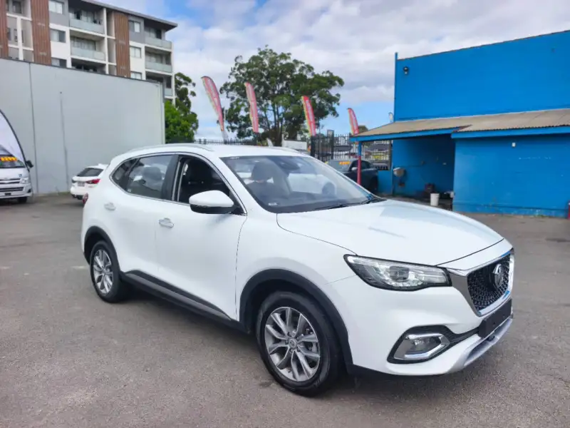 2022 MG HS VIBE, Under new car warranty! 54294km only, $ 17999