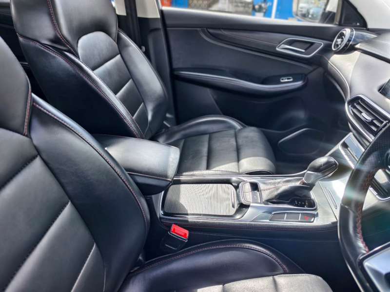 2023 MG HS VIBE, Under new car warranty! 52551km only, $ 19999