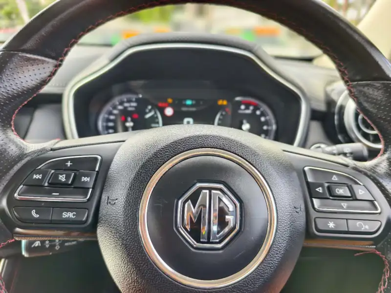 2023 MG HS VIBE, Under new car warranty! 52551km only, $ 19999