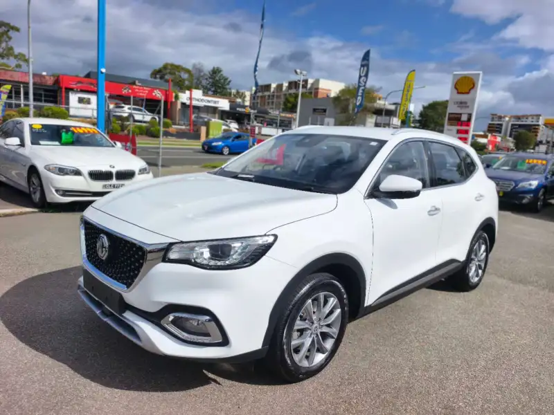 2023 MG HS VIBE, Under new car warranty! 52551km only, $ 19999