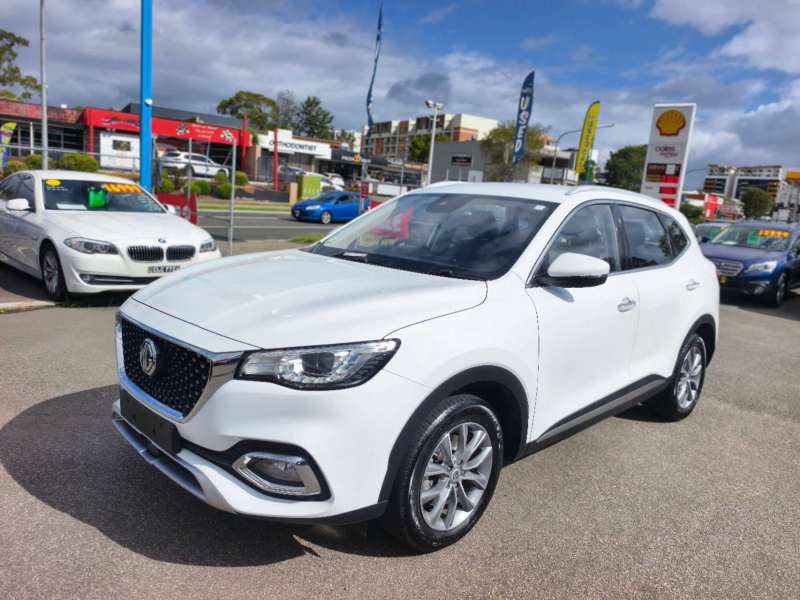 2023 MG HS VIBE, Under new car warranty! 52551km only, $ 19999