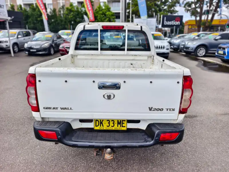 2014 GREAT WALL V200 , Turbo Diesel, low kilometers, $ 6999 On special. Ready for work.