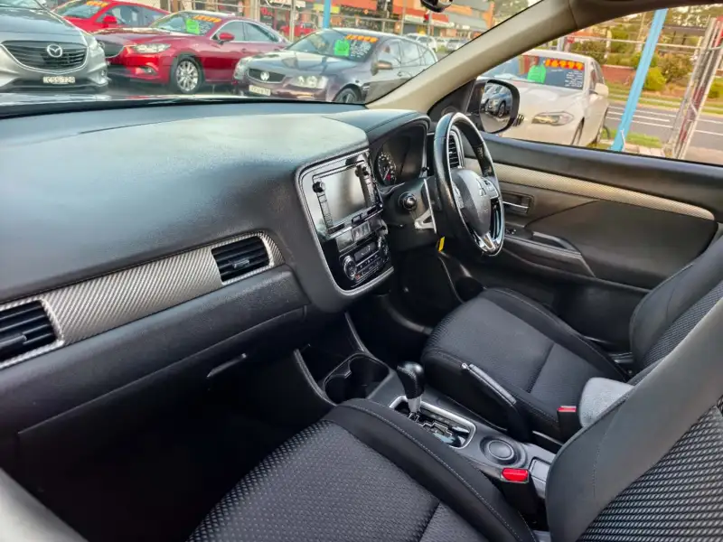 2016 MITSUBISHI OUTLANDER XLS , auto, low kilometers, well maintained, $ 13999
