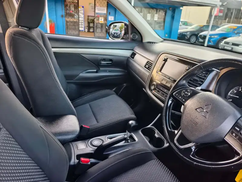 2016 MITSUBISHI OUTLANDER XLS , auto, low kilometers, well maintained, $ 13999