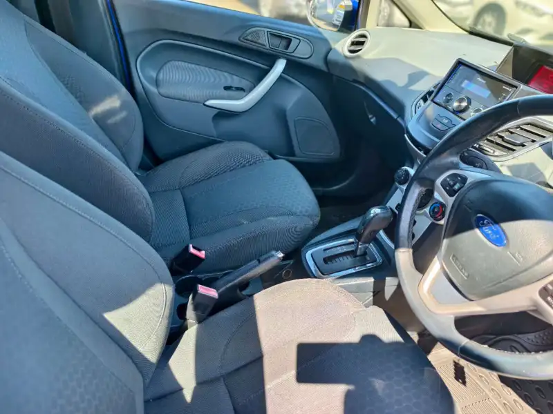 2011 FORD FIESTA ZETEC, auto, low kilometers, $ 7999