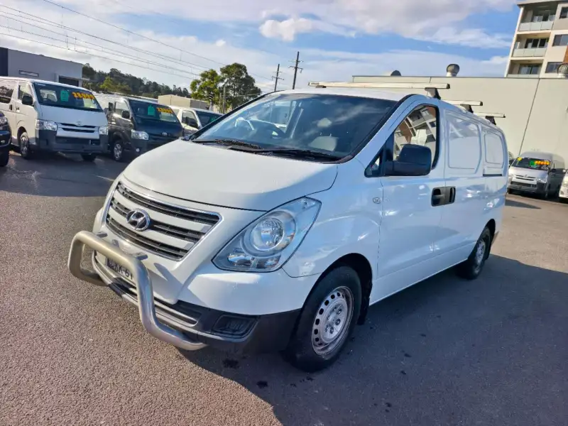 2016 HYUNDAI iLOAD 3S LIFTBACK, manual, petrol ! Better one! Ready for work !