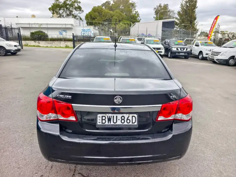 2011 HOLDEN Cruze CD, manual, low kilometers, $ 4999, cheap reliable 1st car.