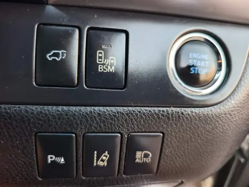 2015 TOYOTA KLUGER GRANDE , 7 seats, top of the range, $ 21999