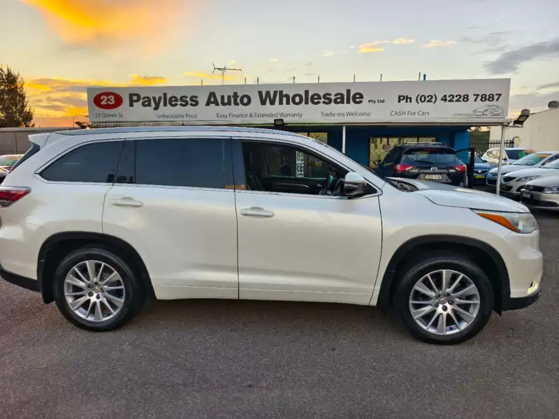 2015 TOYOTA KLUGER GRANDE , 7 seats, top of the range, $ 21999