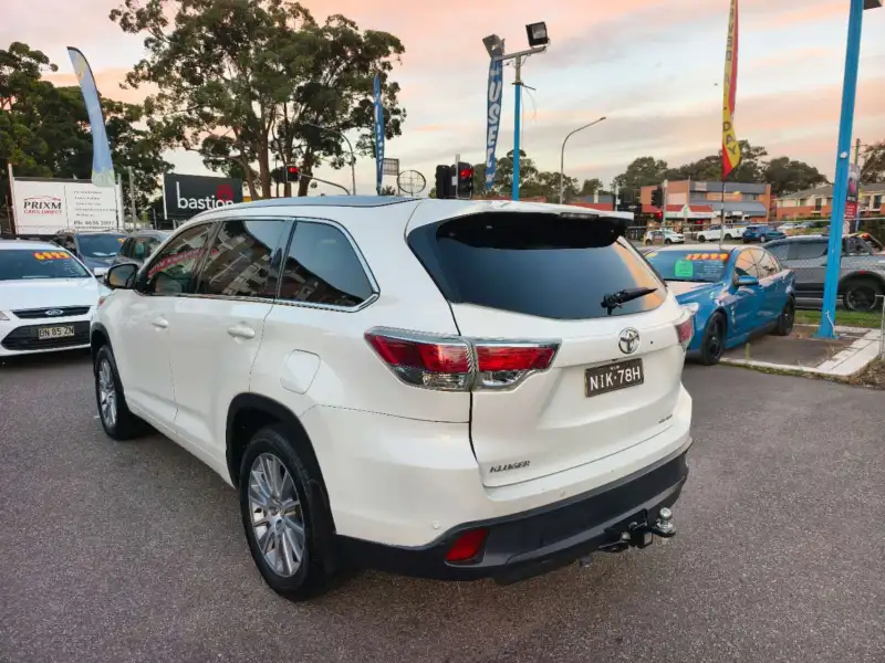 2015 TOYOTA KLUGER GRANDE , 7 seats, top of the range, $ 21999