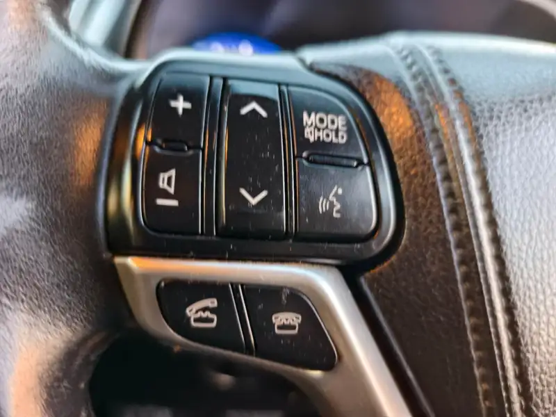 2015 TOYOTA KLUGER GRANDE , 7 seats, top of the range, $ 21999