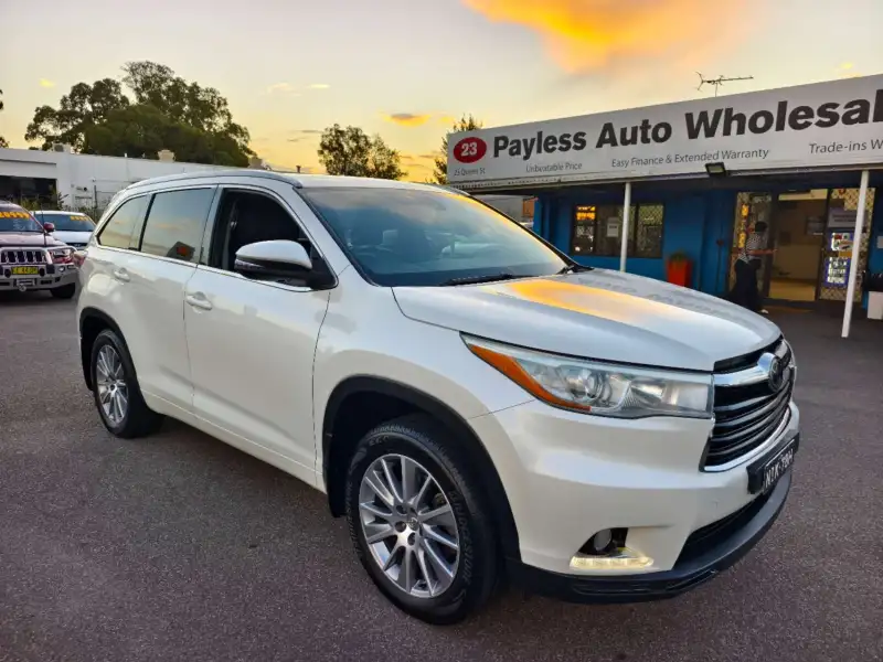 2015 TOYOTA KLUGER GRANDE , 7 seats, top of the range, $ 21999