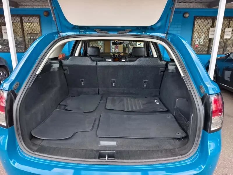 2012 HOLDEN COMMODORE SV6- Z-SERIES, auto, well maintained, $ 14999