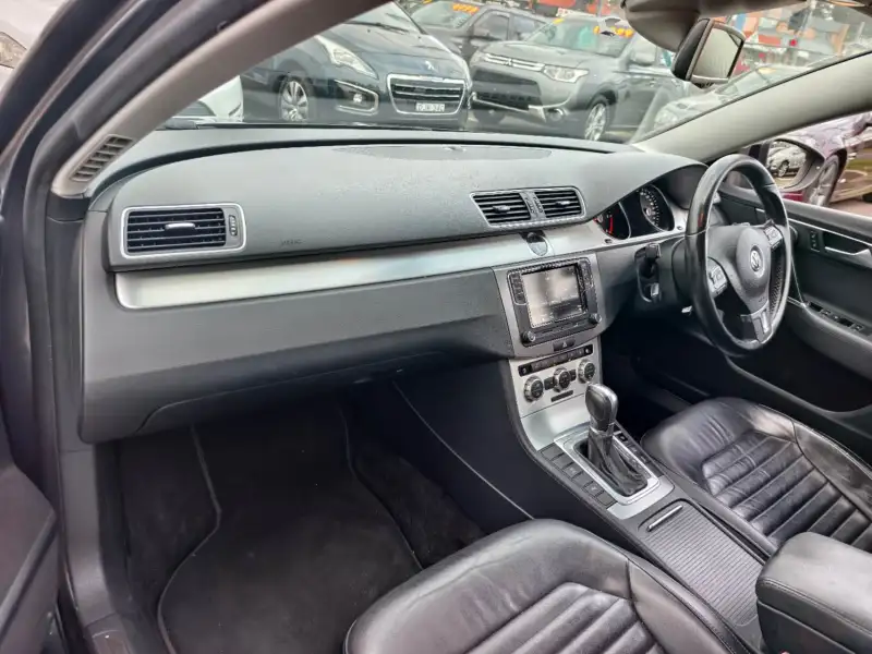 2014 VOLKSWAGEN PASSAT 130 TDI HIGHLINE, Top of the range, well maintained, $ 9999 On special.