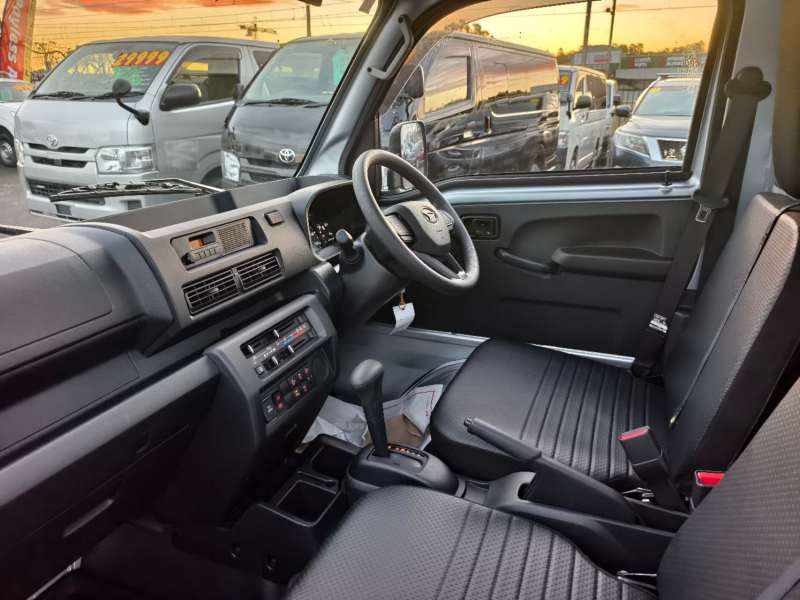 2024 DAIHATSU Hi-Jet, Brand new, 4WD, $ 26999 Come have a look!