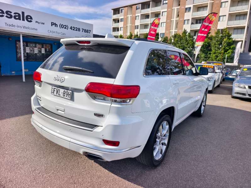 2015 JEEP GRAND CHEROKEE SUMMIT (4x4), Well maintained, $ 23999 Great value.