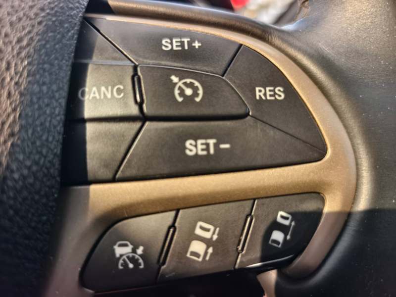 2015 JEEP GRAND CHEROKEE SUMMIT (4x4), Well maintained, $ 16999 Great value.