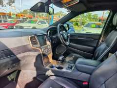 2015 JEEP GRAND CHEROKEE SUMMIT (4x4), Well maintained, $ 23999 Great value.