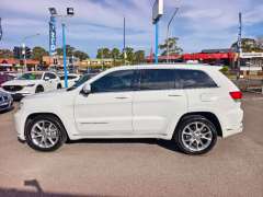 2015 JEEP GRAND CHEROKEE SUMMIT (4x4), Well maintained, $ 23999 Great value.