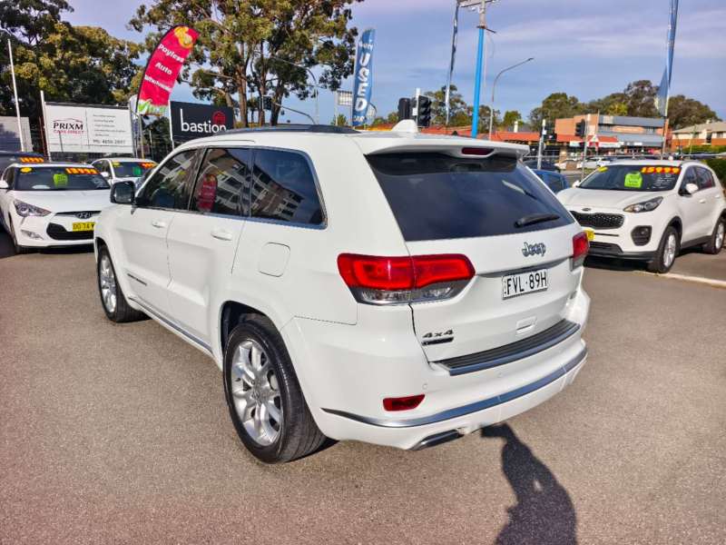 2015 JEEP GRAND CHEROKEE SUMMIT (4x4), Well maintained, $ 23999 Great value.