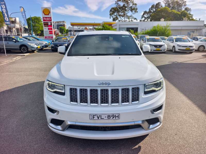 2015 JEEP GRAND CHEROKEE SUMMIT (4x4), Well maintained, $ 23999 Great value.