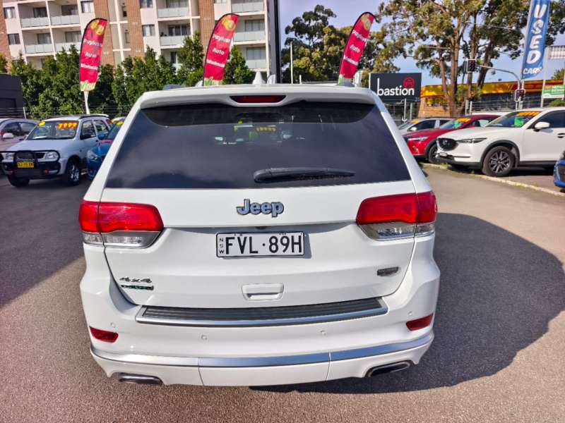 2015 JEEP GRAND CHEROKEE SUMMIT (4x4), Well maintained, $ 23999 Great value.