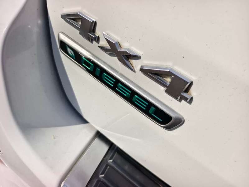 2015 JEEP GRAND CHEROKEE SUMMIT (4x4), Well maintained, $ 23999 Great value.