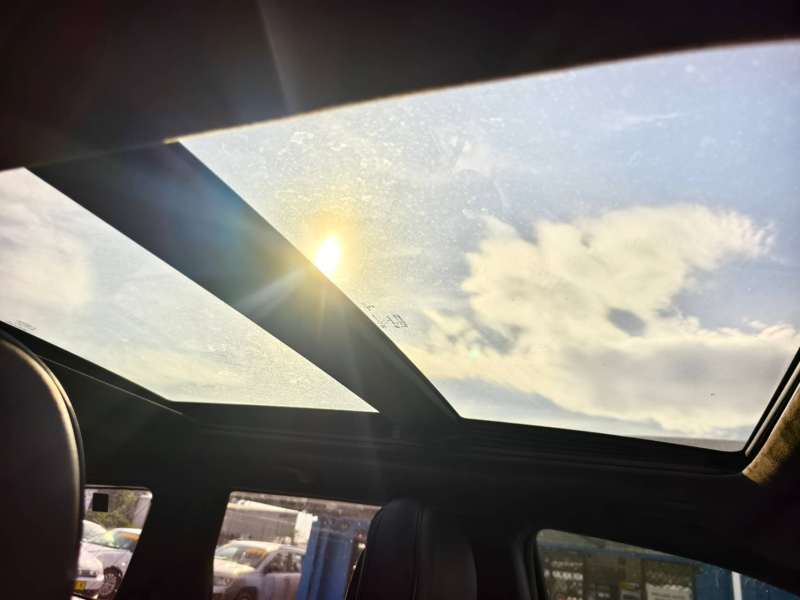 2015 JEEP GRAND CHEROKEE SUMMIT (4x4), Well maintained, $ 23999 Great value.