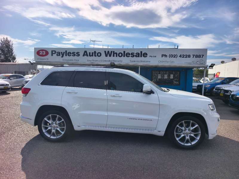 2015 JEEP GRAND CHEROKEE SUMMIT (4x4), Well maintained, $ 23999 Great value.