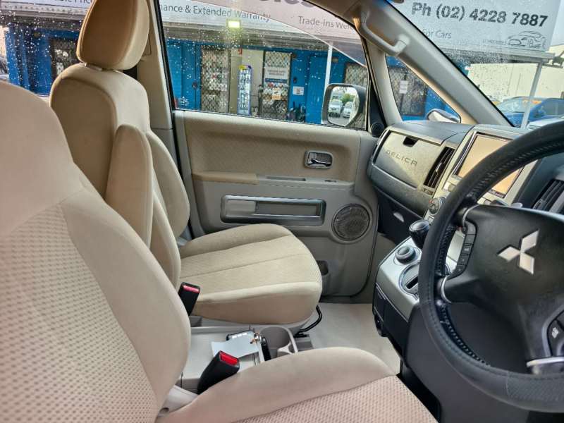 2010 MITSUBISHI DELICA, 4x4, 8 seats, low kilometers, $ 18999 Well maintained.