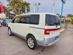 2010 MITSUBISHI DELICA, 4x4, 8 seats, low kilometers, $ 18999 Well maintained.