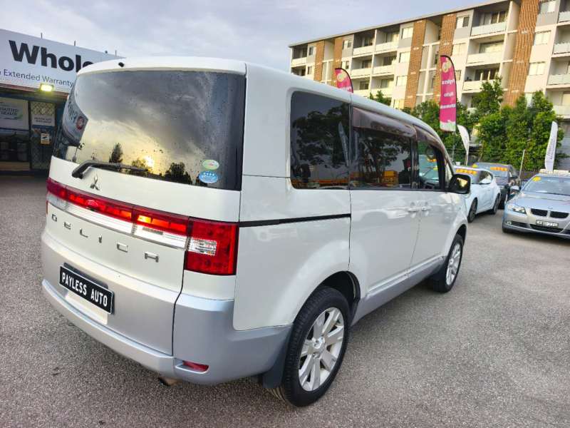 2010 MITSUBISHI DELICA, 4x4, 8 seats, low kilometers, $ 18999 Well maintained.