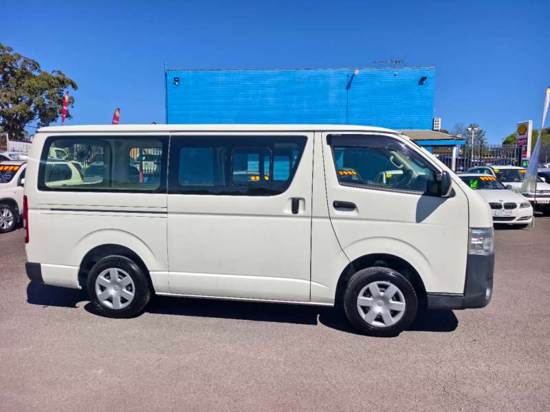 2017 TOYOTA Hiace, auto, 61035km only, $ 28999 Ready for work.