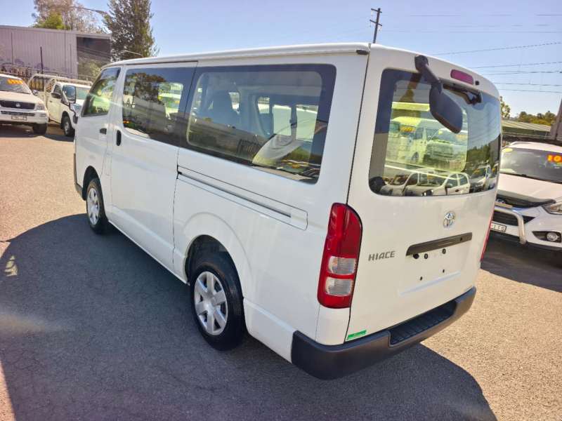 2017 TOYOTA Hiace, auto, 61035km only, $ 28999 Ready for work.